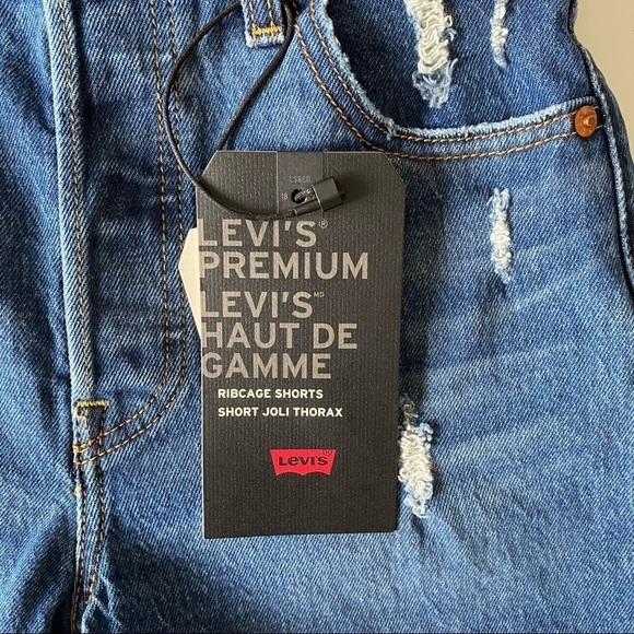 NEW Levi’s Ribcage Cutoff Distressed Jean Shorts - Picture 5 of 12